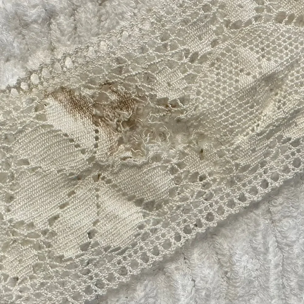 Vintage ivory cream lace 3” trim x 3 yards.